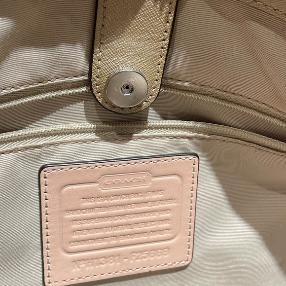 Authentic Coach tote purse - Picture 4 of 9